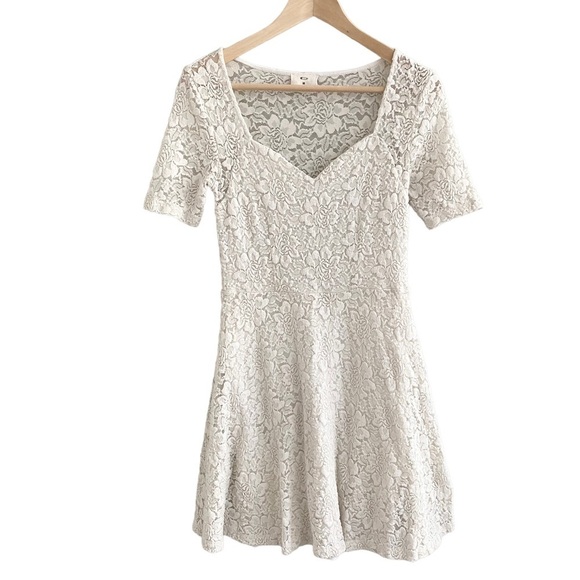 PINS & Needles White/Cream Lace Sweetheart Neckline Short Sleeve Dress Medium - Picture 1 of 14